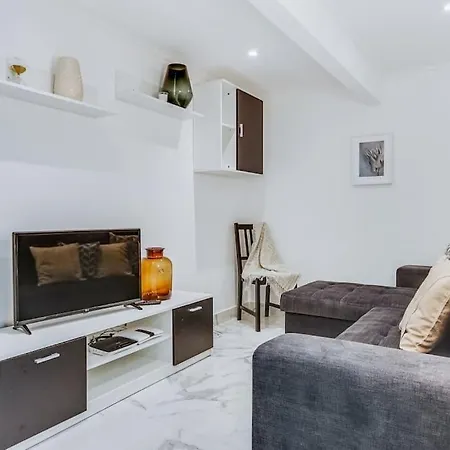 Modern And Cool In The City Center Appartamento *